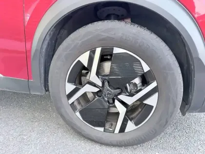 Photo 38 Peugeot 2008  Hybrid 136 e-DCS6