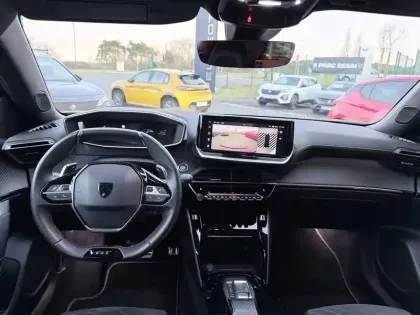 Photo 35 Peugeot 2008  Hybrid 136 e-DCS6