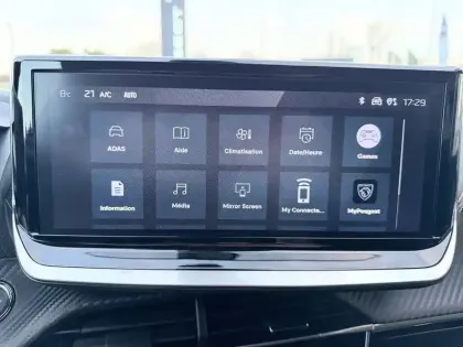 Photo 58 Peugeot 2008  Hybrid 136 e-DCS6