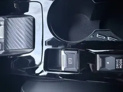 Photo 54 Peugeot 2008  Hybrid 136 e-DCS6