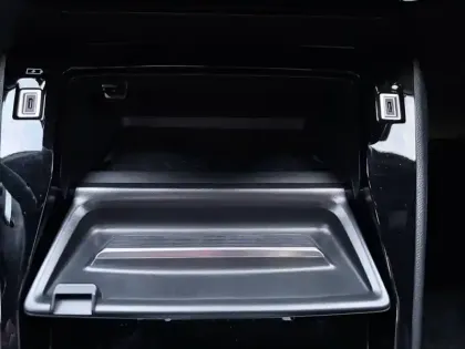 Photo 55 Peugeot 2008  Hybrid 136 e-DCS6