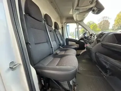 Photo 7 Citroën Jumper  Fg 30 L1H1 2.2 BlueHDi 140 S&S Driver