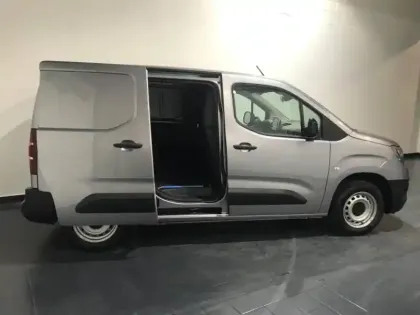 Photo 13 Opel Combo Cargo  M 800kg 100 kW Batterie 50 kWh