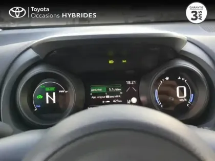 Photo 28 Toyota Yaris  116h Design 5p MY22