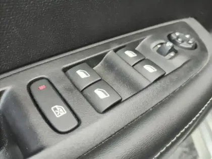 Photo 15 Peugeot 208 Gén. II Ph2 Allure 5