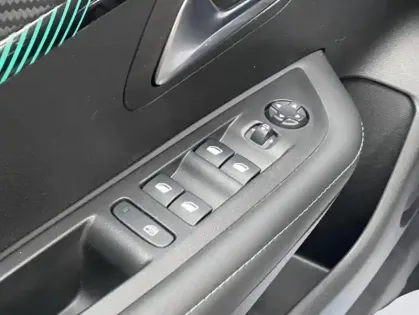 Photo 25 Peugeot 208 II PureTech 100 S&amp;S EAT8 Allure Business