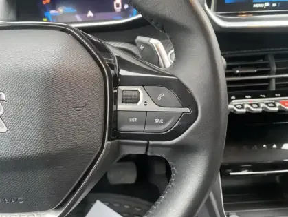 Photo 27 Peugeot 208 II PureTech 100 S&amp;S EAT8 Allure Business