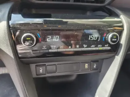 Photo 14 Toyota Yaris Gén. I Ph1 Collection 5