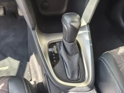 Photo 17 Toyota Yaris Gén. I Ph1 Collection 5