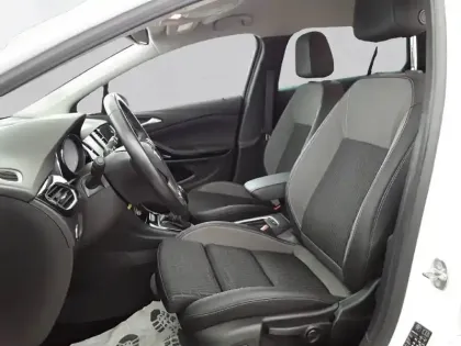 Photo 10 Opel Astra  Sports Tourer 1.2 Turbo 110 ch BVM6