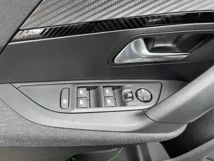 Photo 41 Peugeot 2008  100 S&S BVM6