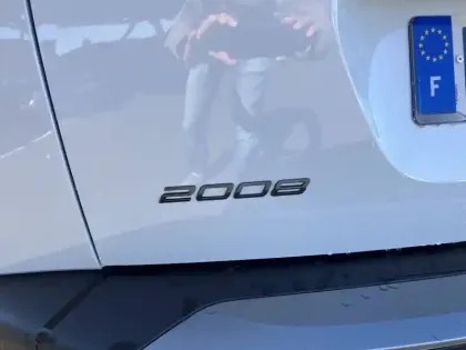 Photo 41 Peugeot 2008  100 S&S BVM6
