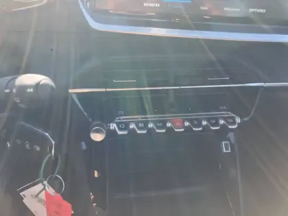 Photo 27 Peugeot 2008  100 S&S BVM6