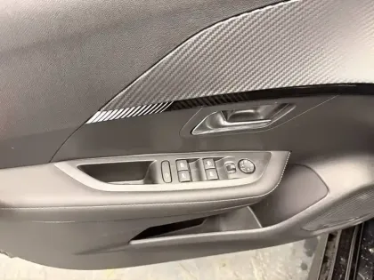 Photo 16 Peugeot 208  100 S&S BVM6