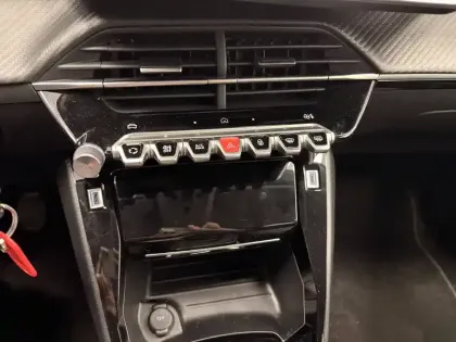 Photo 66 Peugeot 208  100 S&S BVM6