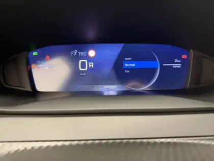 Photo 19 Peugeot 208  Hybrid 110 e-DCS6