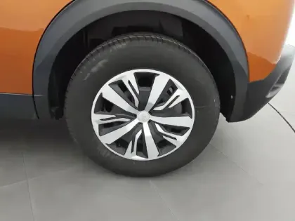 Photo 12 Peugeot 2008  PureTech 100 S&S BVM6