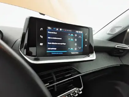 Photo 20 Peugeot 2008  PureTech 100 S&S BVM6