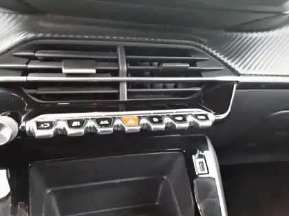 Photo 22 Peugeot 2008  PureTech 100 S&S BVM6