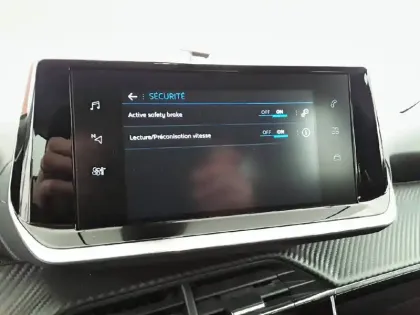 Photo 20 Peugeot 2008  PureTech 100 S&S BVM6