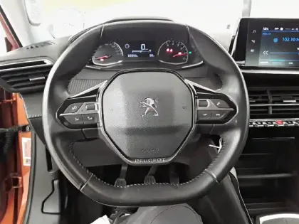 Photo 8 Peugeot 2008  PureTech 100 S&S BVM6