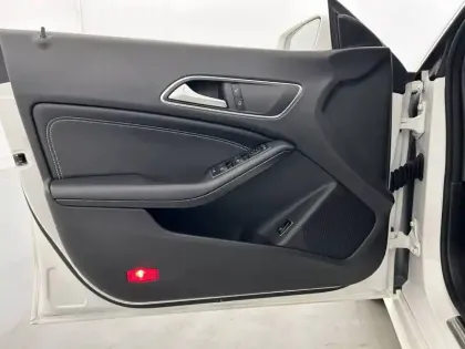 Photo 10 Mercedes CLA  200 d 7G-DCT