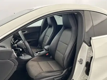 Photo 8 Mercedes CLA  200 d 7G-DCT