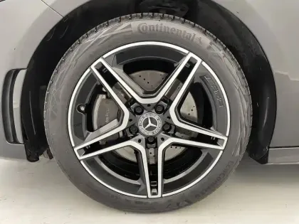 Photo 17 Mercedes Classe A  250 e 8G-DCT