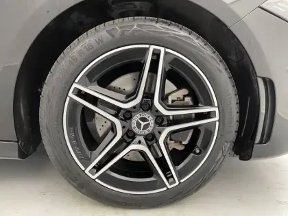 Photo 12 Mercedes Classe A  250 e 8G-DCT