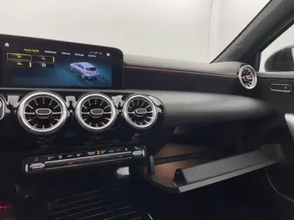 Photo 29 Mercedes Classe A  250 e 8G-DCT