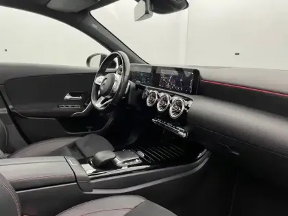 Photo 26 Mercedes Classe A  250 e 8G-DCT