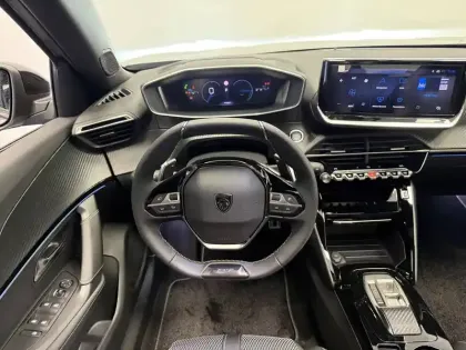 Photo 43 Peugeot 2008  Hybrid 145 e-DCS6