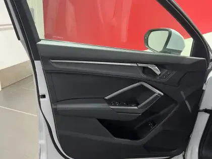 Photo 70 Audi Q3  45 TFSIe 245 ch S tronic 6