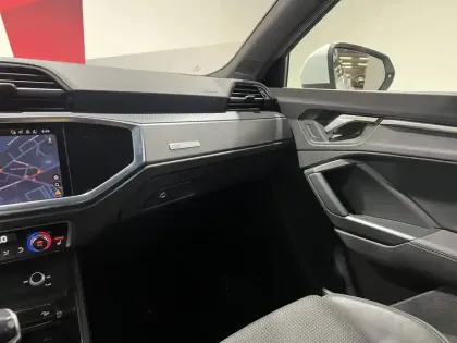 Photo 82 Audi Q3  45 TFSIe 245 ch S tronic 6