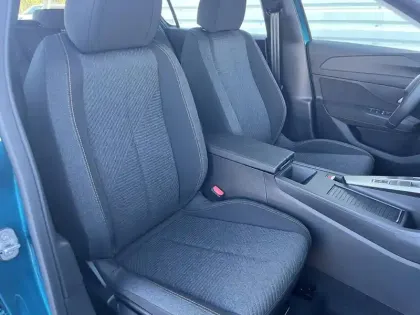 Photo 39 Peugeot 308  Hybrid 145 e-DCS6