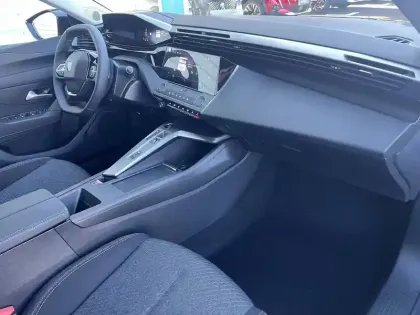 Photo 38 Peugeot 308  Hybrid 145 e-DCS6