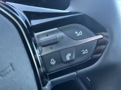 Photo 47 Peugeot 308  Hybrid 145 e-DCS6