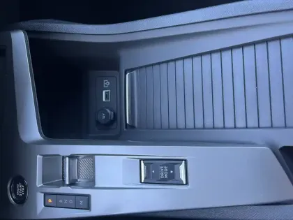 Photo 53 Peugeot 308  Hybrid 145 e-DCS6