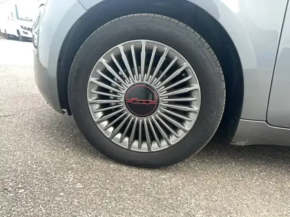 Photo 24 Fiat 500  e 95 ch