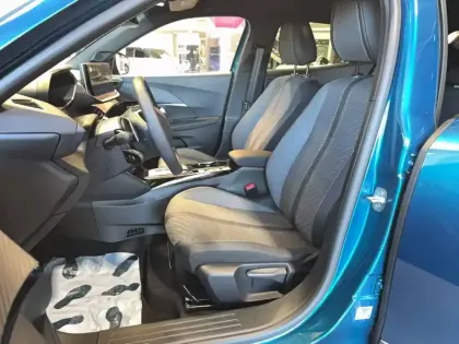 Photo 30 Peugeot 2008  Hybrid 145 e-DCS6