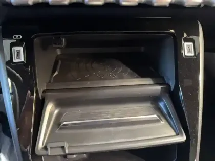 Photo 60 Peugeot 2008  Hybrid 145 e-DCS6