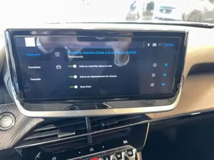 Photo 38 Peugeot 2008  Hybrid 145 e-DCS6