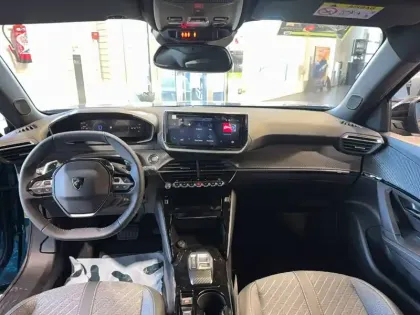 Photo 33 Peugeot 2008  Hybrid 145 e-DCS6