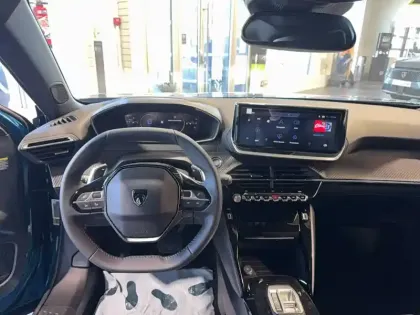 Photo 50 Peugeot 2008  Hybrid 145 e-DCS6