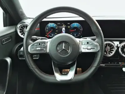 Photo 35 Mercedes Classe A  200 d 8G-DCT