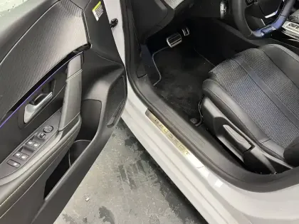 Photo 22 Peugeot 208  Hybrid 110 e-DCS6