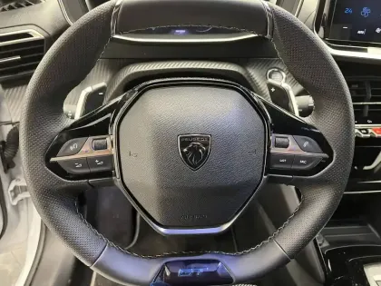 Photo 24 Peugeot 208  Hybrid 110 e-DCS6