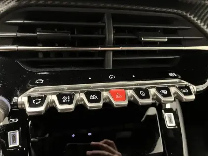 Photo 72 Peugeot 208  Hybrid 110 e-DCS6