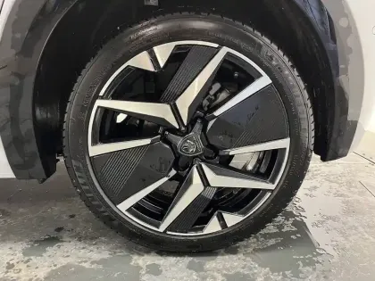 Photo 8 Peugeot 208  Hybrid 110 e-DCS6