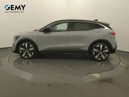 Photo 49 Renault Megane  E-Tech 220 ch autonomie confort AC22